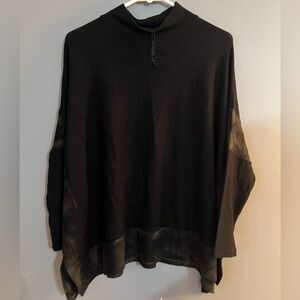 French Kiss black top with green marbled trim minimalist lagenlook OS NWT